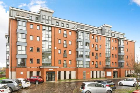 1 bed property, in Central Way, £105,000