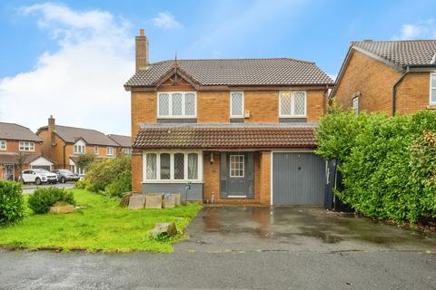 4 bed property, in Rotherhead Close, £325,000
