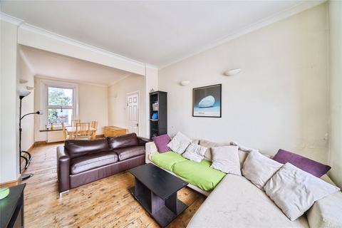 3 bed property, in Caistor Park Road, £500,000