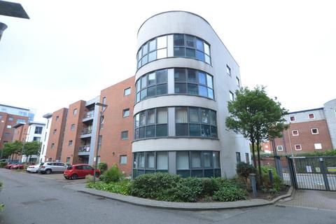 2 bed property, in Leeds Street, £120,000