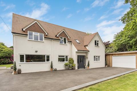 4 bed property, in Green Lane, £1,100,000