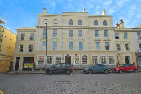 2 bed property, in Ocean Buildings, £360,000