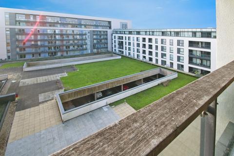 2 bed property, in Dovercourt House, £150,000