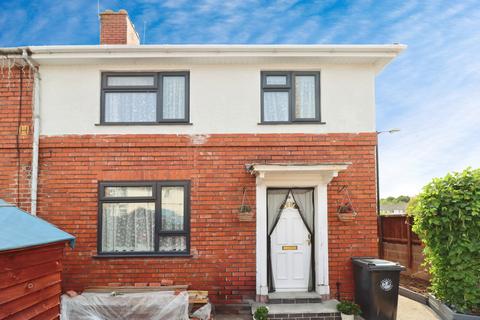 3 bed property, in Wordsworth Road, £320,000