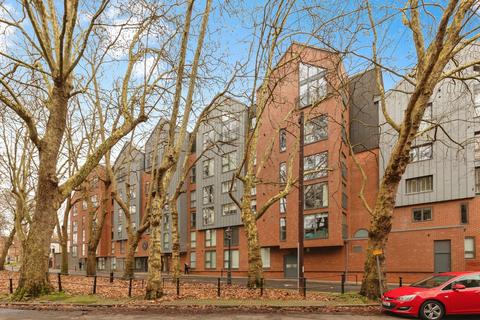 1 bed property, in Redcross Street, £260,000