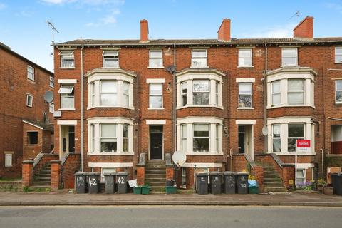 1 bed property, in Trier Way, £90,000