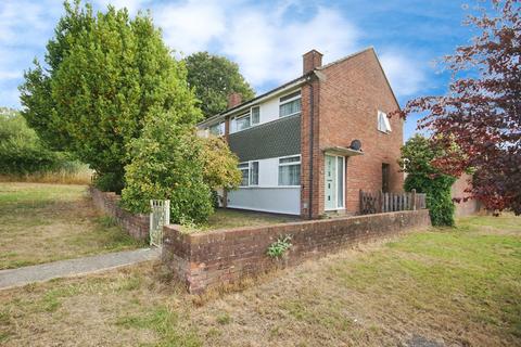 3 bed property, in Birdwood, £300,000