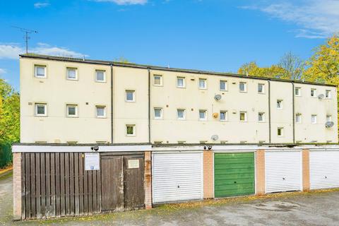 1 bed property, in Harrowden Road, £110,000