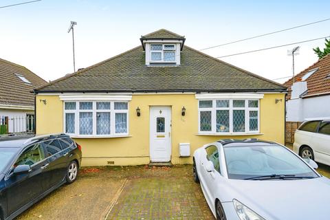 5 bed property, in Toddington Road, £675,000