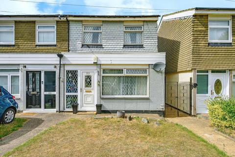 3 bed property, in Hockwell Ring, £290,000