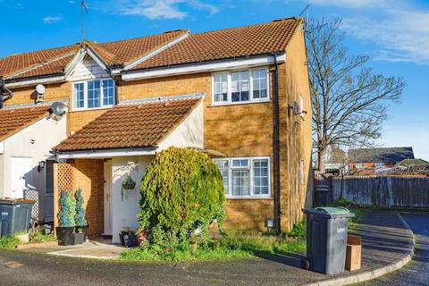 1 bed property, in Malham Close, £110,000