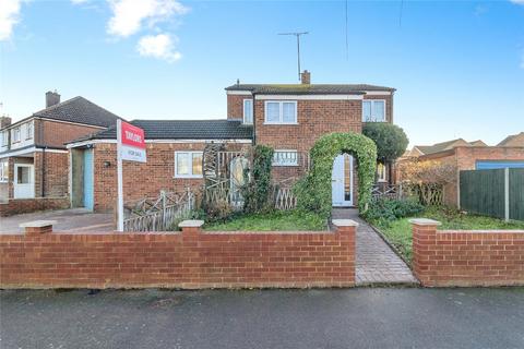 4 bed property, in Capshill Avenue, £475,000