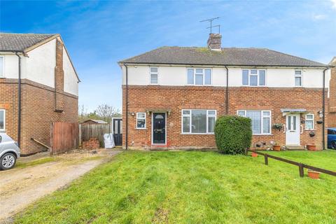 2 bed property, in Toddington Road, £350,000