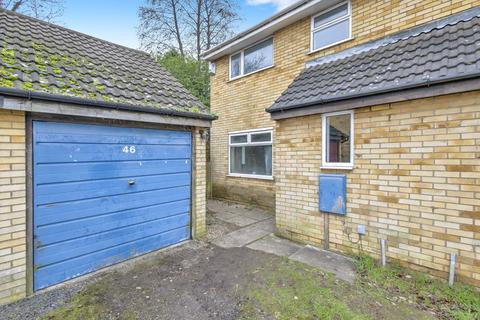 3 bed property, in Piccadilly Close, £200,000