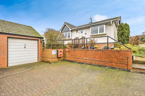 2 bed property, in Fairfield, £150,000
