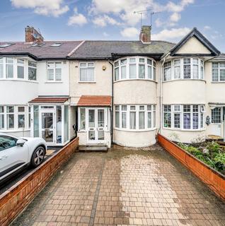 3 bed property, in Essex Avenue, £535,000