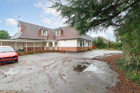 6 bed property, in Highfield Road, £700,000