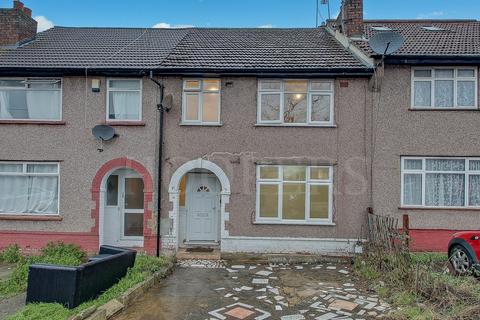 3 bed property, in Warren Road, £550,000