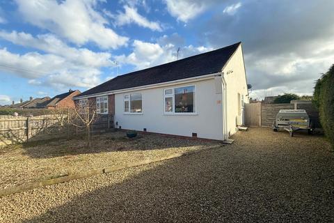 2 bed property, in Larch Avenue, £290,000