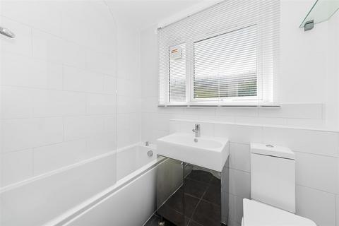 1 bed property, in Little Dimocks, £320,000