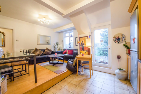 3 bed property, in Hurstwood Road, £620,000