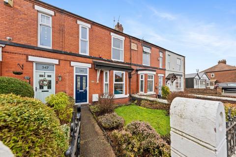 3 bed property, in Manchester Road, £250,000