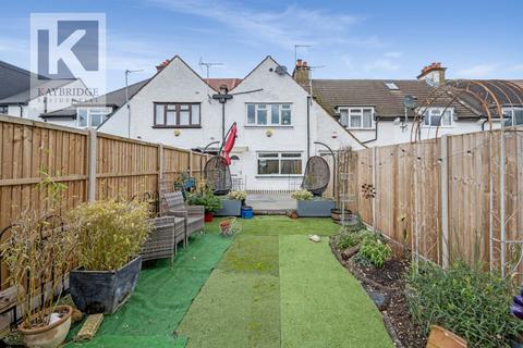 3 bed property, in Horton Hill, £435,000
