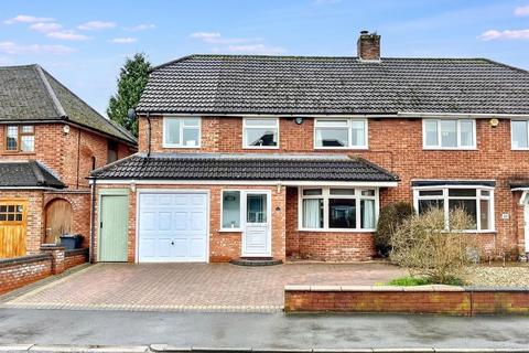 4 bed property, in Rectory Park Avenue, £430,000