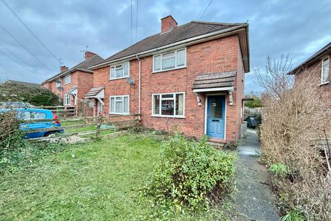 2 bed property, in Rail Ground, £135,000