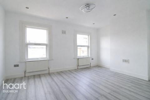 1 bed property, in Ulverscroft Road, £425,000