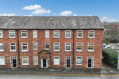 3 bed property, in Pratchitts Row, £250,000