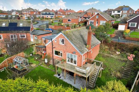3 bed property, in 4 Newlands Avenue, £375,000