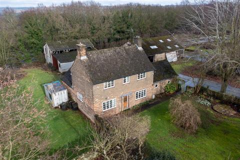 4 bed property, in Smithy Farm, £700,000