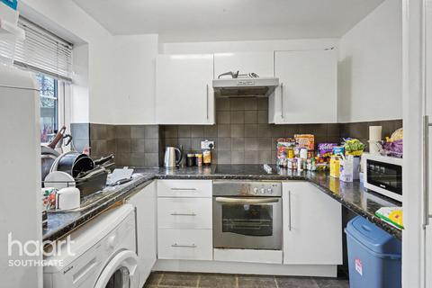 Studio, in Tempsford Close, £195,000