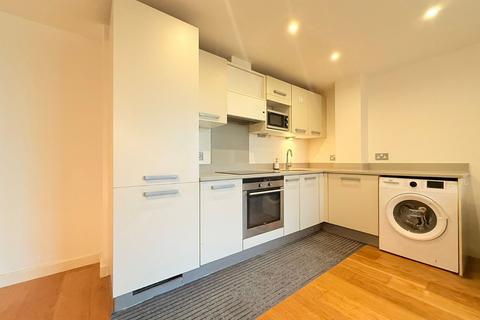 2 bed property, in Pavillion House, £500,000