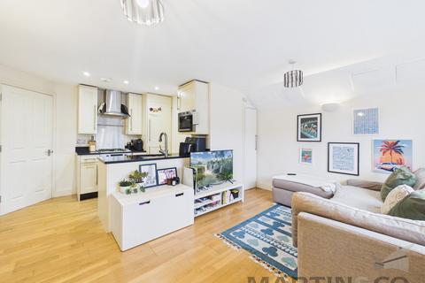 2 bed property, in Bede Court, £294,000