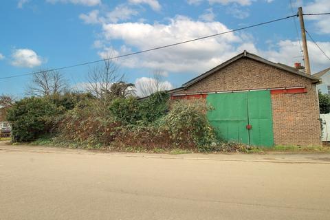 Land, in Lilyholt Road, £475,000