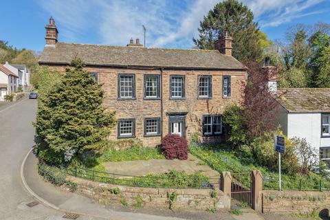 5 bed property, in Manor House, £575,000