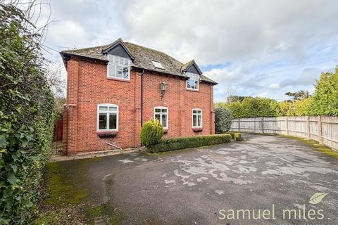 4 bed property, in Nore Marsh Road, £550,000