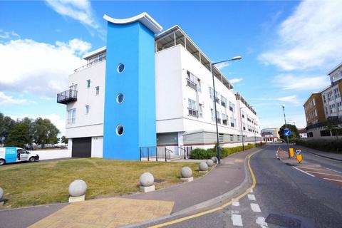 2 bed property, in Canal Road, £170,000