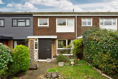 3 bed property, in Thames Meadow, £550,000