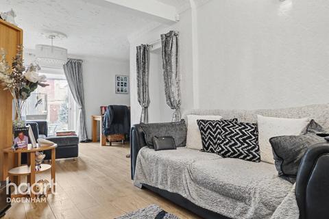 3 bed property, in Marston Avenue, £475,000