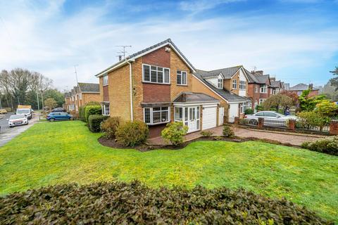 3 bed property, in Henwood Road, £374,950