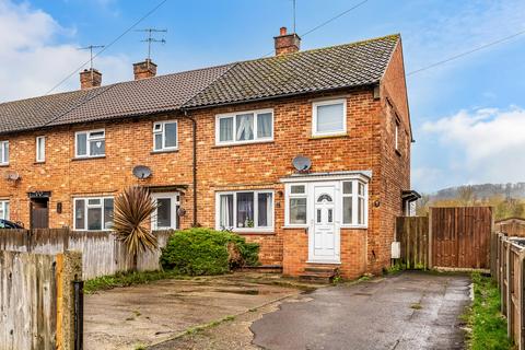 3 bed property, in Ockleys Mead, £425,000