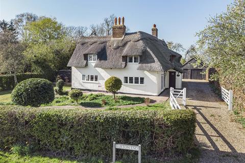 4 bed property, in Burton End, £665,000