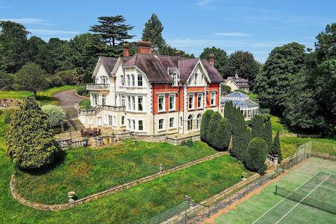 6 bed property, in Tupwood Lane, £3,500,000