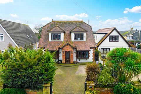 5 bed property, in Green Lane, £800,000