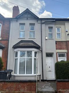 3 bed property, in Welford Road, £220,000