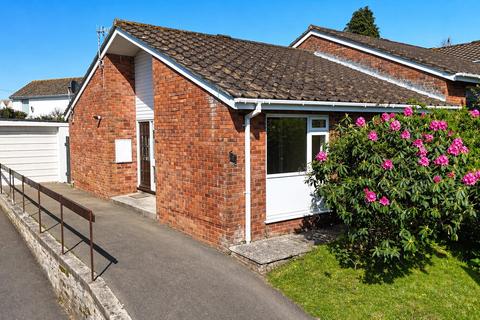 2 bed property, in Hillington, £267,000