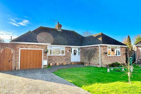 3 bed property, in The Martlets, £475,000